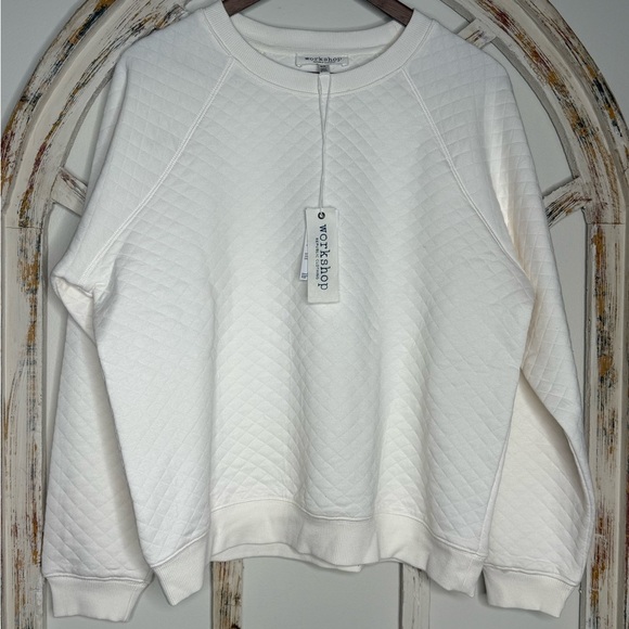 Workshop Republic Clothing Tops - Workshop Republic Clothing White Quilted Sweatshirt- Sz Medium- NWT